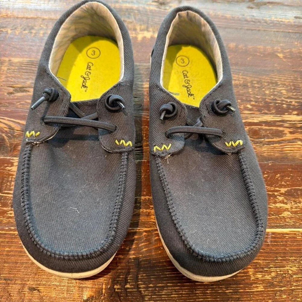 Kids blue canvas boat shoes #nautical #kidshoes